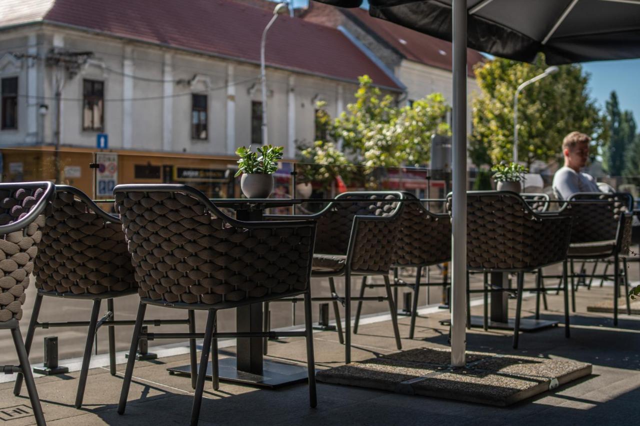 Hotel Europa Komárno Eksteriør billede