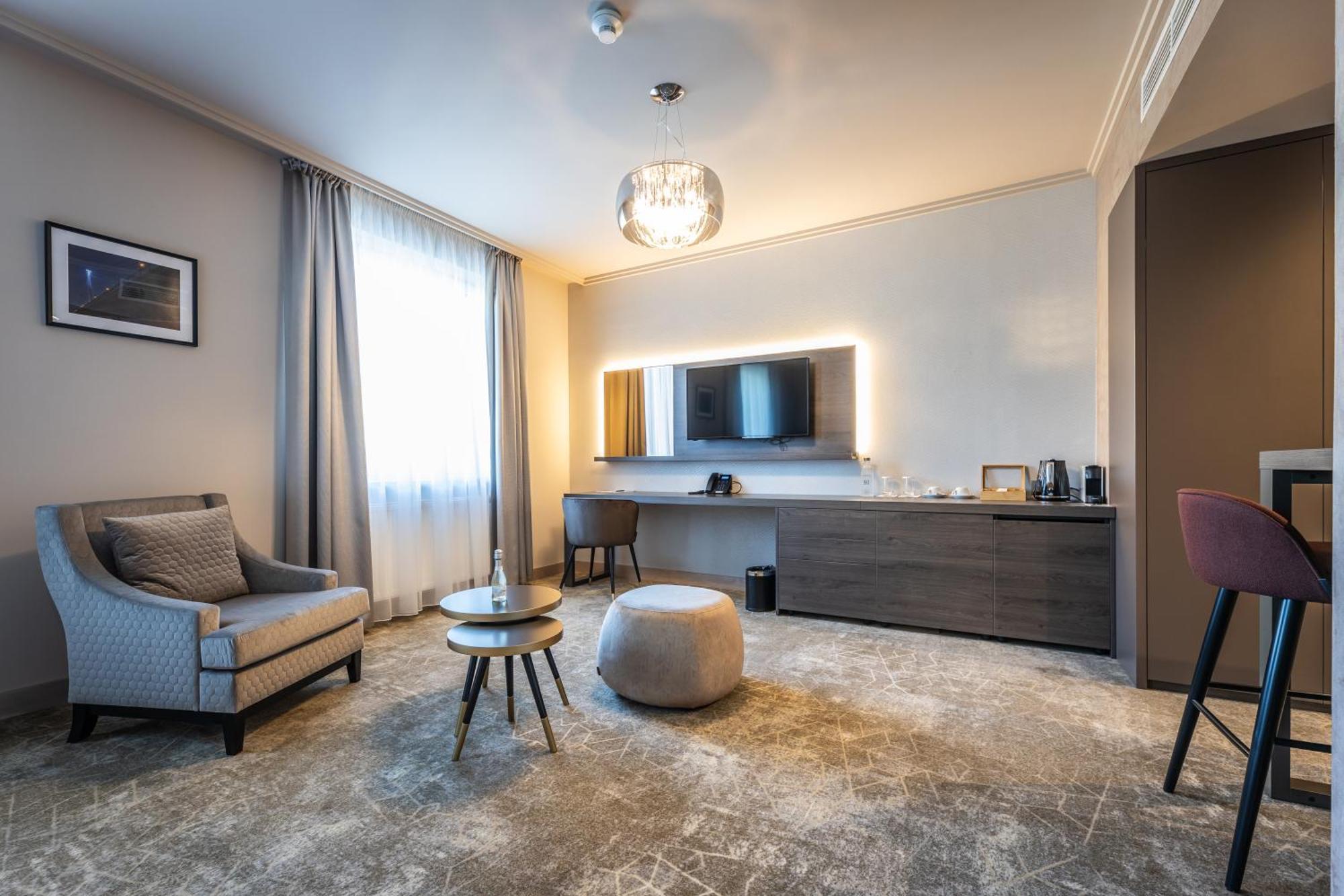 Hotel Europa Komárno Eksteriør billede